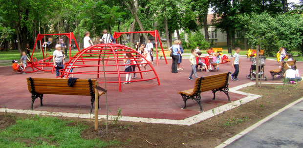 ХРАНИТЕЉИ ПРЕУЗЕЛИ МАЛИШАНЕ: У хранитељским породицама смештено 15 деце