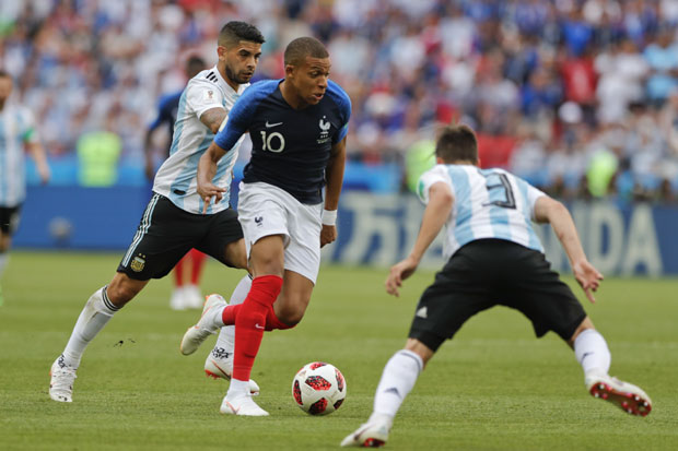 МБАПЕ ПОСТАО НОВА ЗВЕЗДА: Засенио Роналда и Месија