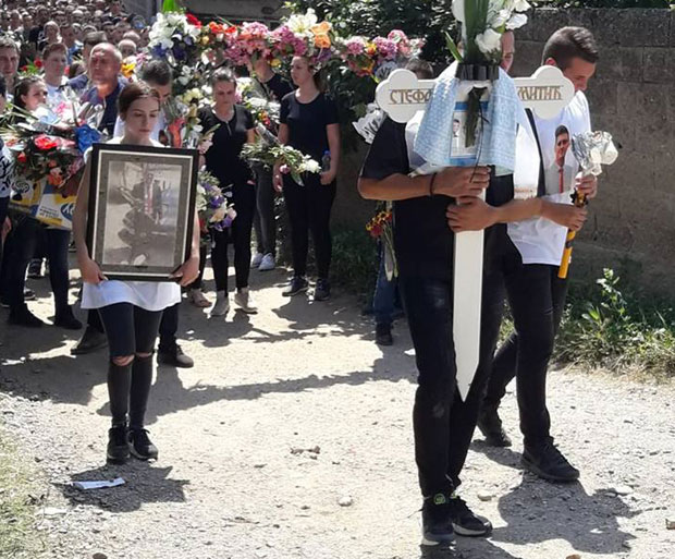 ТУГА У МАЛОШИШТУ КРАЈ НИША: Стефан (25) сахрањен - кривац се брани са слободе