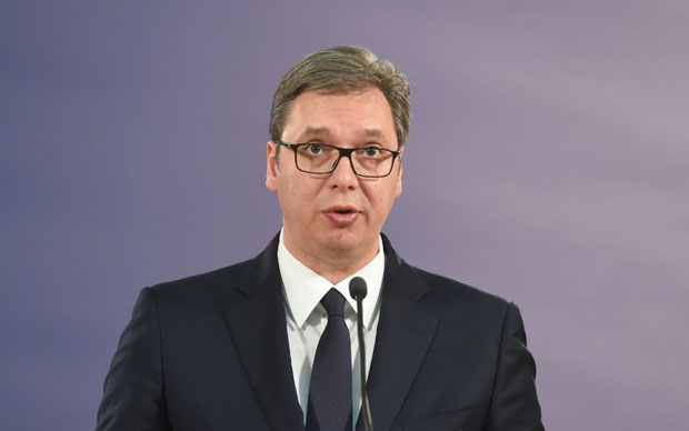 Вучић честитао Трампу Дан независности САД и позвао га у Србију