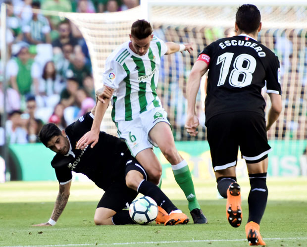 БЕТИС ИНКАСИРА 30 МИЛИОНА ЕВРА: Шпанац Руиз прелази у Наполи