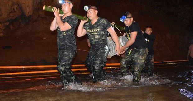 Заробљене дечаке ће извлачити по фазама, уводе им оптички кабл, ушли у пећину због иницијације