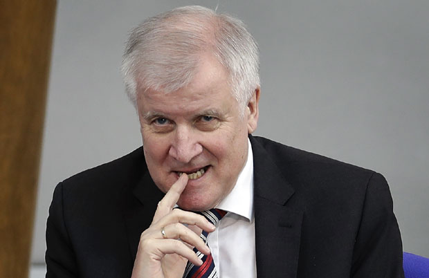 Немачки министар унутрашњих послова: Европска унија угрожава људске животе приступом Брегзиту
