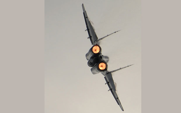 НЕСРЕЋА У ПОЉСКОЈ: Срушио се војни авион, погинуо пилот