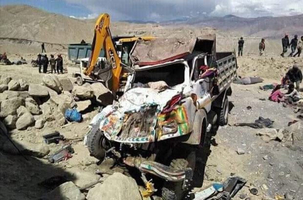 Непал: Преврнуо се камион са грађевинцима, најмање 18 погинулих