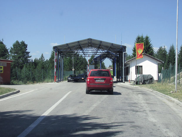 Гранични прелаз Јабука затворен због механизације