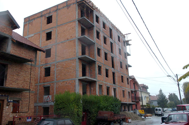 За рушење дивљих квадрата 34 милиона 