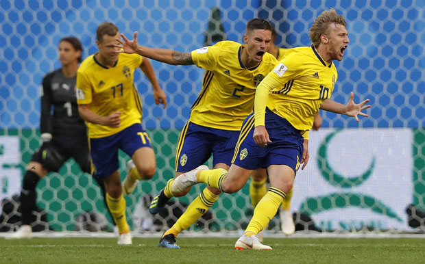 Стоји мирно пред малим шерифом