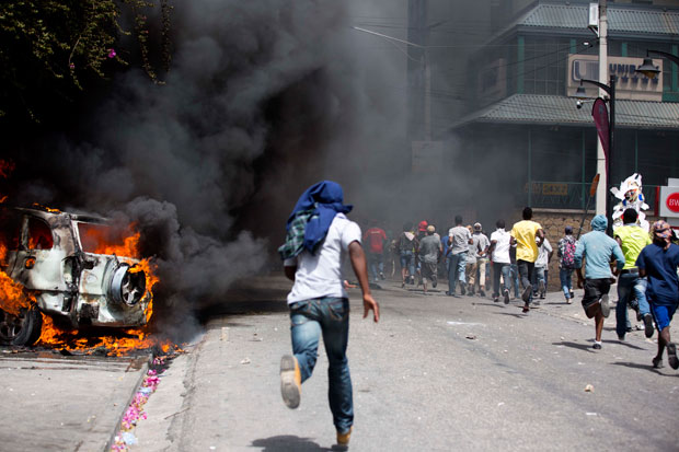 Влада Хаитија позива на смиривање ситуације, отказани летови