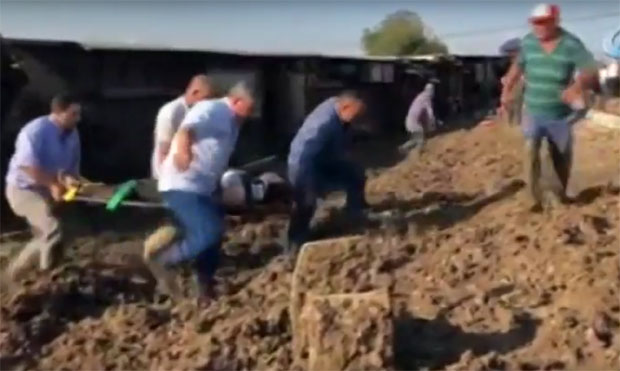 ВИДЕО: Најмање 10 особа погинуло у железничкој несрећи
