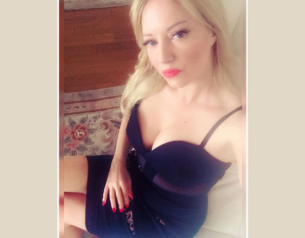 Бујне груди Иване Јордан покидале Фејсбук