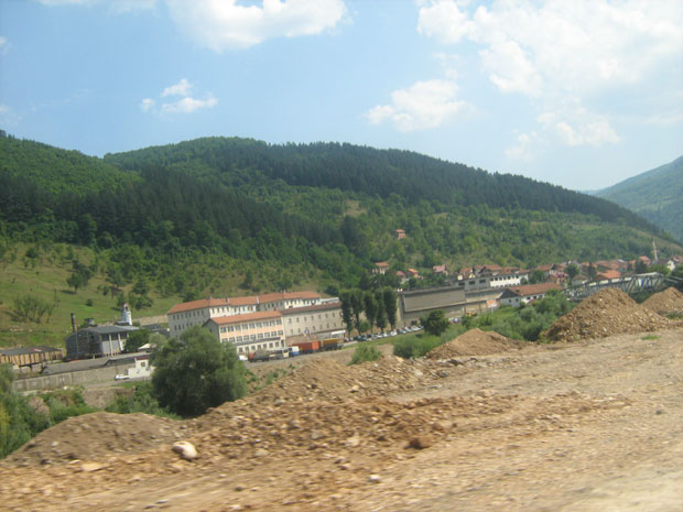 Нападнута полицијска патрола у Фочи