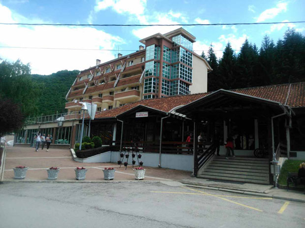 ЛУКОВСКА БАЊА: Воде пуне здравља