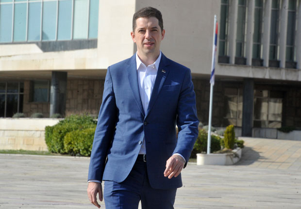 Ђурић: Читај, Весељи, ако умеш