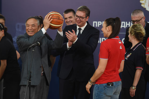 Александар Вучић угостио кошаркашице: Женски спорт подиже углед Србије