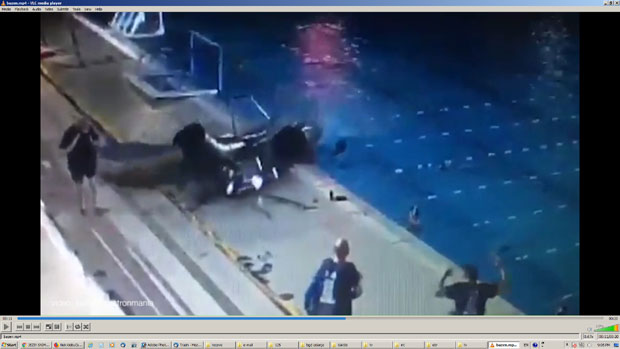 ПОСЛЕ ОБРУШАВАЊА ЦЕВИ: Базен 11. април обилази комисија