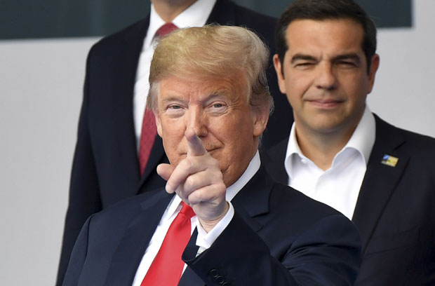 Трамп доминира на Твитеру, претекао папу