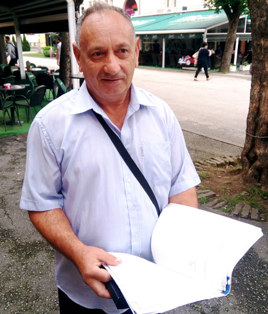 НЕМА ПРАВДЕ ЗА СРБЕ У ФЕДЕРАЦИЈИ: Жељко Митровић 20 година покушава да врати свој стан 