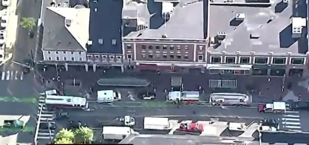 ВИДЕО: Путник се заглавио између воза и платформе