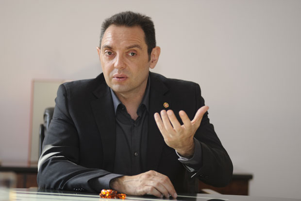 ВУЛИН ПОРУЧИО ЗАЕВУ: Док је води Вучић, Србија ће остати неутрална