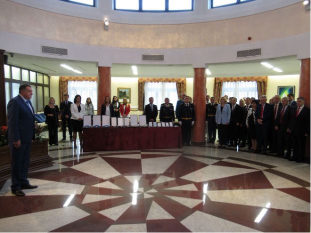 Почаст за 100 хероја ВРС