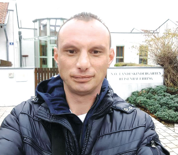 ПОДВИГ ПОЛИЦИЈСКОГ ИНСПЕКТОРА ИЗ ГРАДИШКЕ: Спасао двоје деце из таласа!