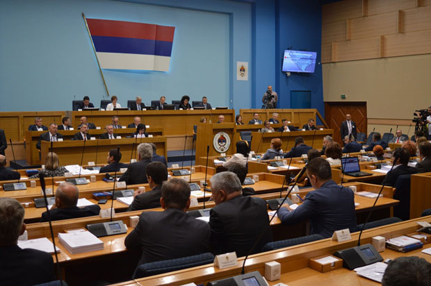 Парламент Српске укида извештај о Сребреници!