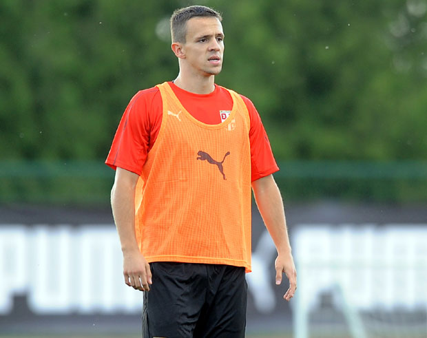 СРБИН У ХЕТАФЕУ: За Максимовића пет милиона!