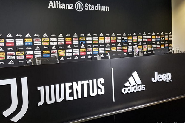 ОБАРА РЕКОРДЕ: Роналдо за само 24 сата донео Јувентусу зараду од 54 милиона евра!