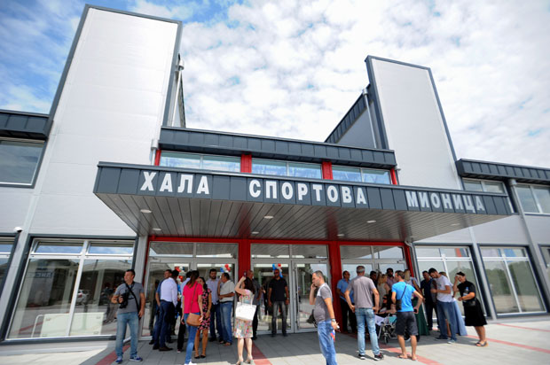 ПОНОВО СЕ ИГРА РУКОМЕТ У МИОНИЦИ: После 25 година отворена спортска хала