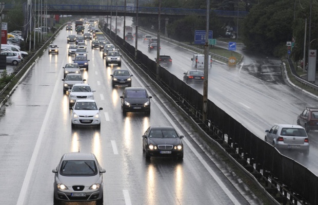 Појачан интензитет саобраћаја ка Црној Гори, Македонији и Бугарској