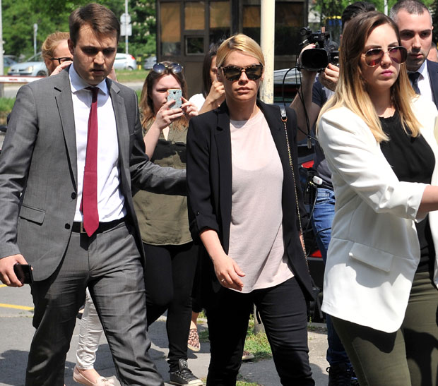 Бесна Наташа Беквалац прети хакерима