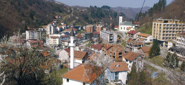 Сребреница чека новац од донација