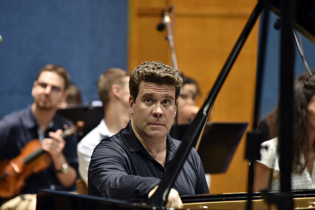 Денис Мацујев: Свирам као да је ово последњи пут