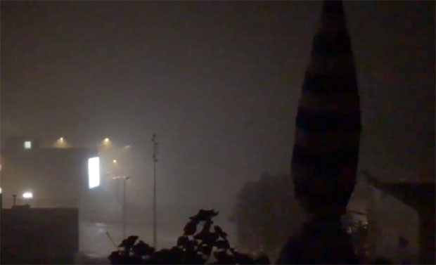 НЕВРЕМЕ ПОГОДИЛО ШИБЕНИК: Погинуо рибар, уништени аутомобили (ВИДЕО)