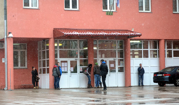 ПРОВЕРА ОРГАНИЗАЦИЈЕ ПУТА У ШПАНИЈУ: Министар чека писану изјаву, против професорке - дисциплински поступак