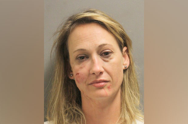 Одгризла жени нос и прогутала га због пића и цигарета?