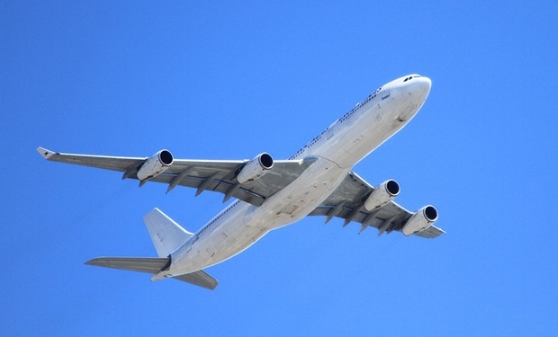 Два авиона због проблема принудно слетела у Канзас Сити