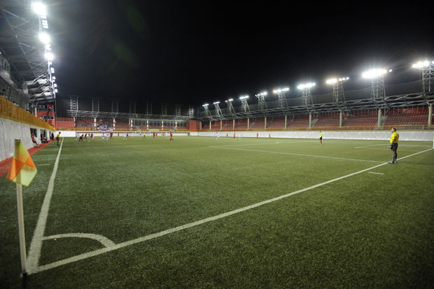 СТАЊЕ СТАДИОНА И ТЕРЕНА НА КОЈИМА СЕ ИГРА СУПЕРЛИГА (2): Само “кров” из овог века