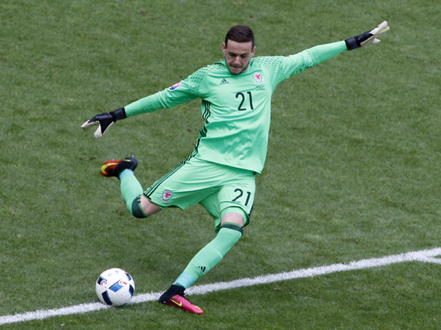 Лестер доводи голмана Ливерпула Ворда