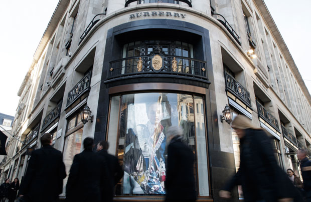 Луксузни модни бренд спалио одећу вредну 31 милиона евра 