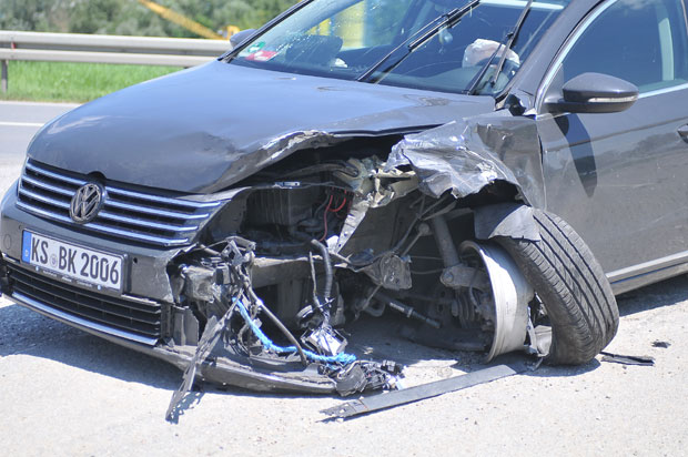 ФОТО: Две особе повређене у удесу код Краљева