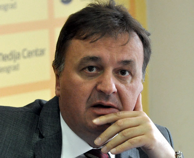 Посланик ДФ: Уклоните споменик Челићу