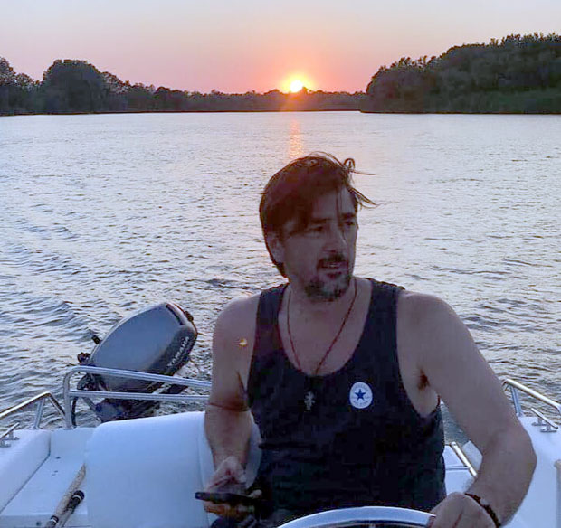 ЋЕТКОВИЋИ УЖИВАЈУ НА АДИ БОЈАНИ: Војин чамцем на пецање