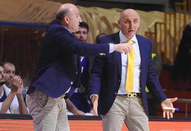 ГОЛДЕН СТЕЈТ ИЗ БАРА: Морнар довео тројицу Американаца