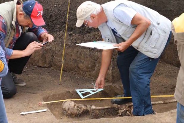 УКРАЈИНА: Раскопан прастари гроб вештице (ВИДЕО)