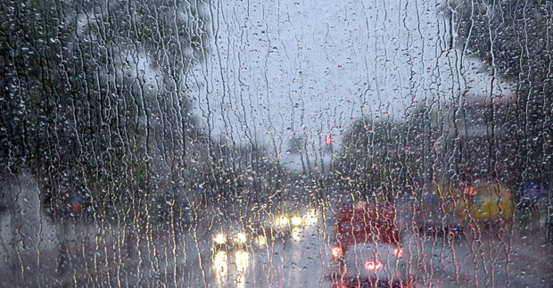 РХМЗ ИЗДАО ХИТНО УПОЗОРЕЊЕ:  У наредних сат времена пљускови и град