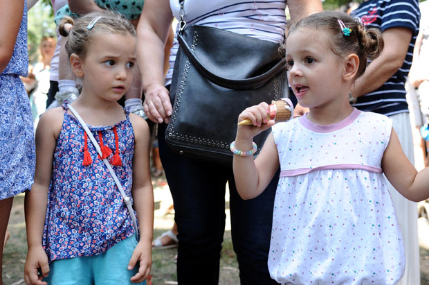 ДАН СЛАДОЛЕДА НА ТАШМАЈДАНУ: Игра уз ледене посластице