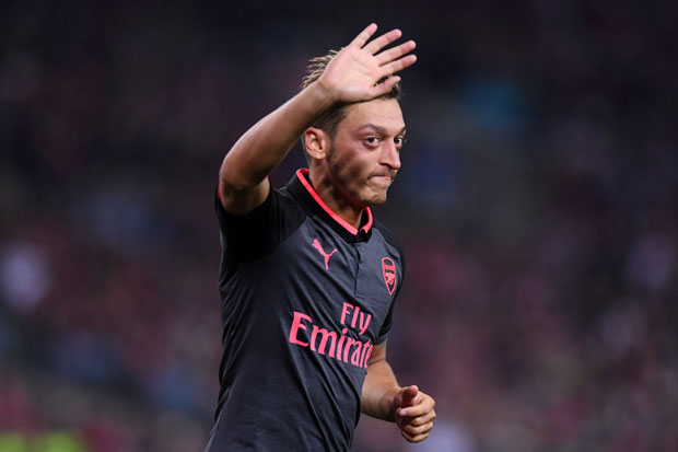 ОЗИЛ ЉУТ: Расизам никада не сме да буде прихваћен, повлачим се из репрезентације!