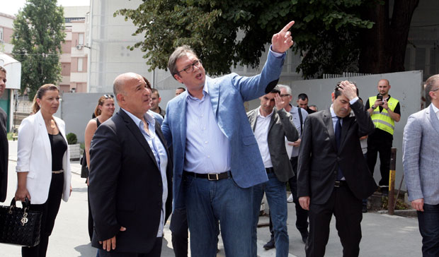 ВУЧИЋ ОБИШАО РАДОВЕ НА ОБНОВИ КЦС: За три године нов велелепни Клинички центар Србије